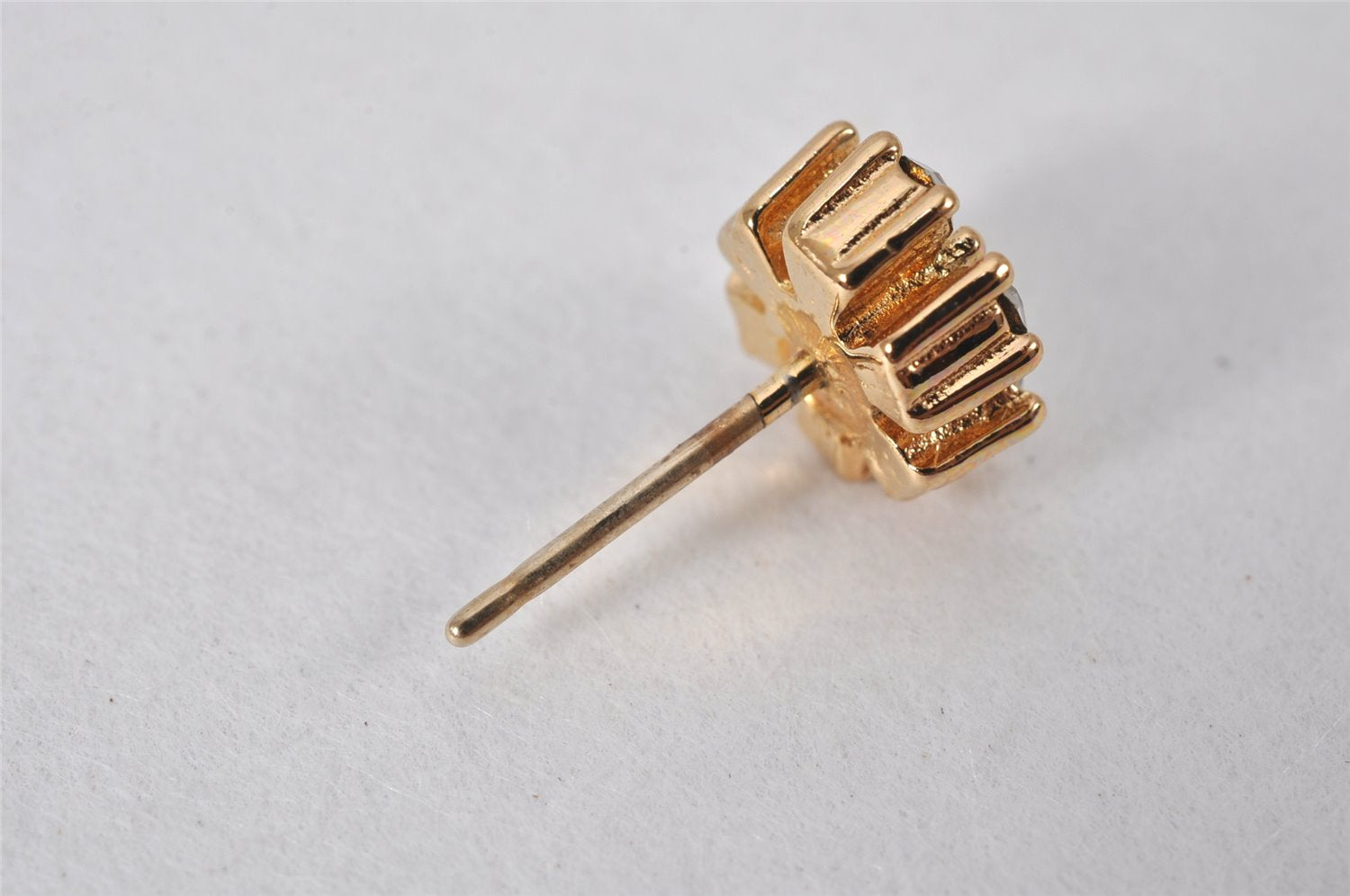 Authentic Christian Dior Vintage Earrings Rhinestone Gold Tone CD 5196K