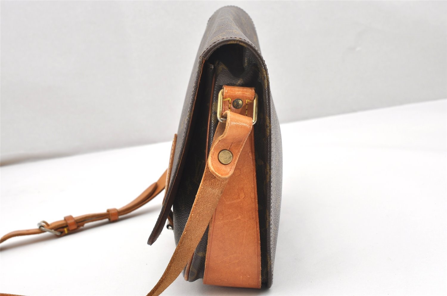 Authentic Louis Vuitton Monogram Cartouchiere GM Shoulder Bag Old Model 5199K