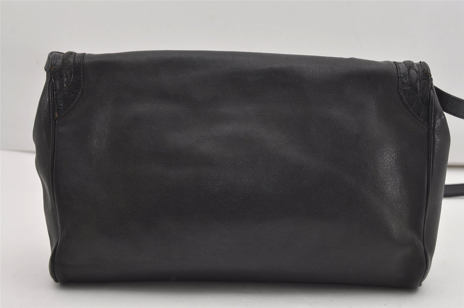 Authentic GUCCI Vintage Shoulder Cross Body Bag Purse Leather Black 5210I