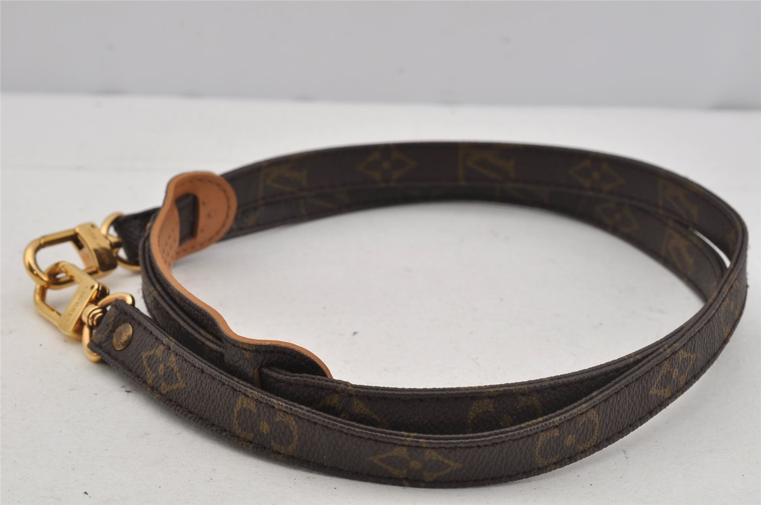 Authentic Louis Vuitton Monogram Shoulder Strap 46.9