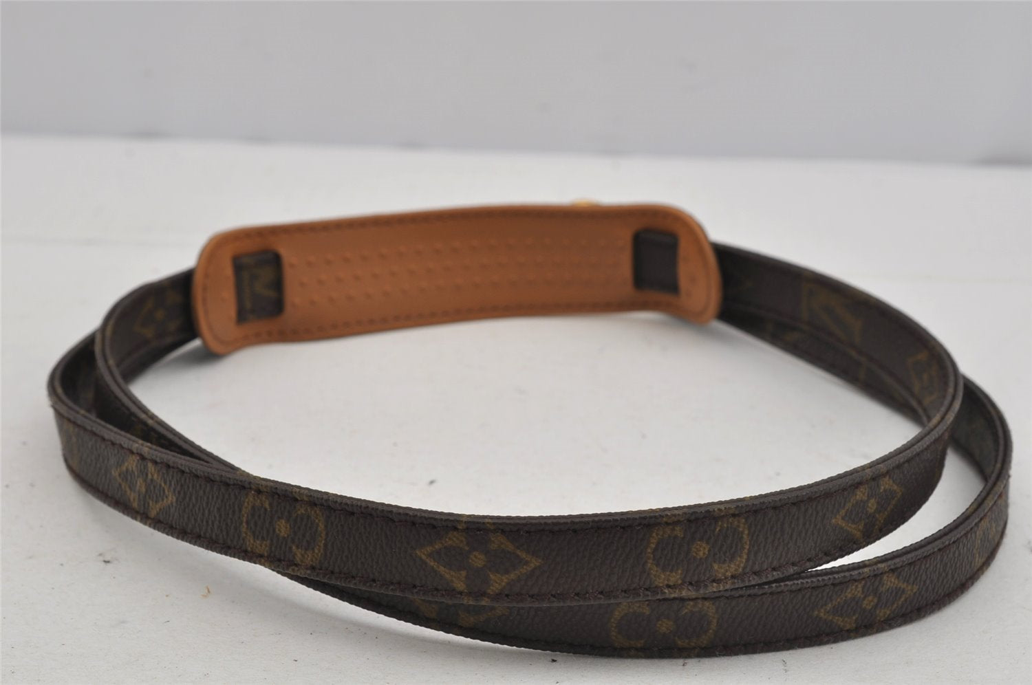 Authentic Louis Vuitton Monogram Shoulder Strap 46.9