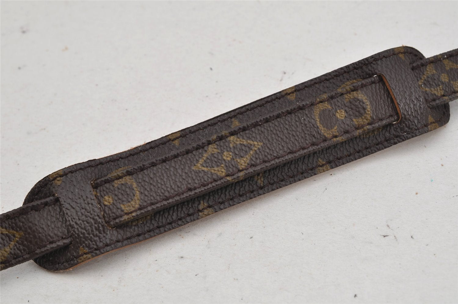 Authentic Louis Vuitton Monogram Shoulder Strap 46.9