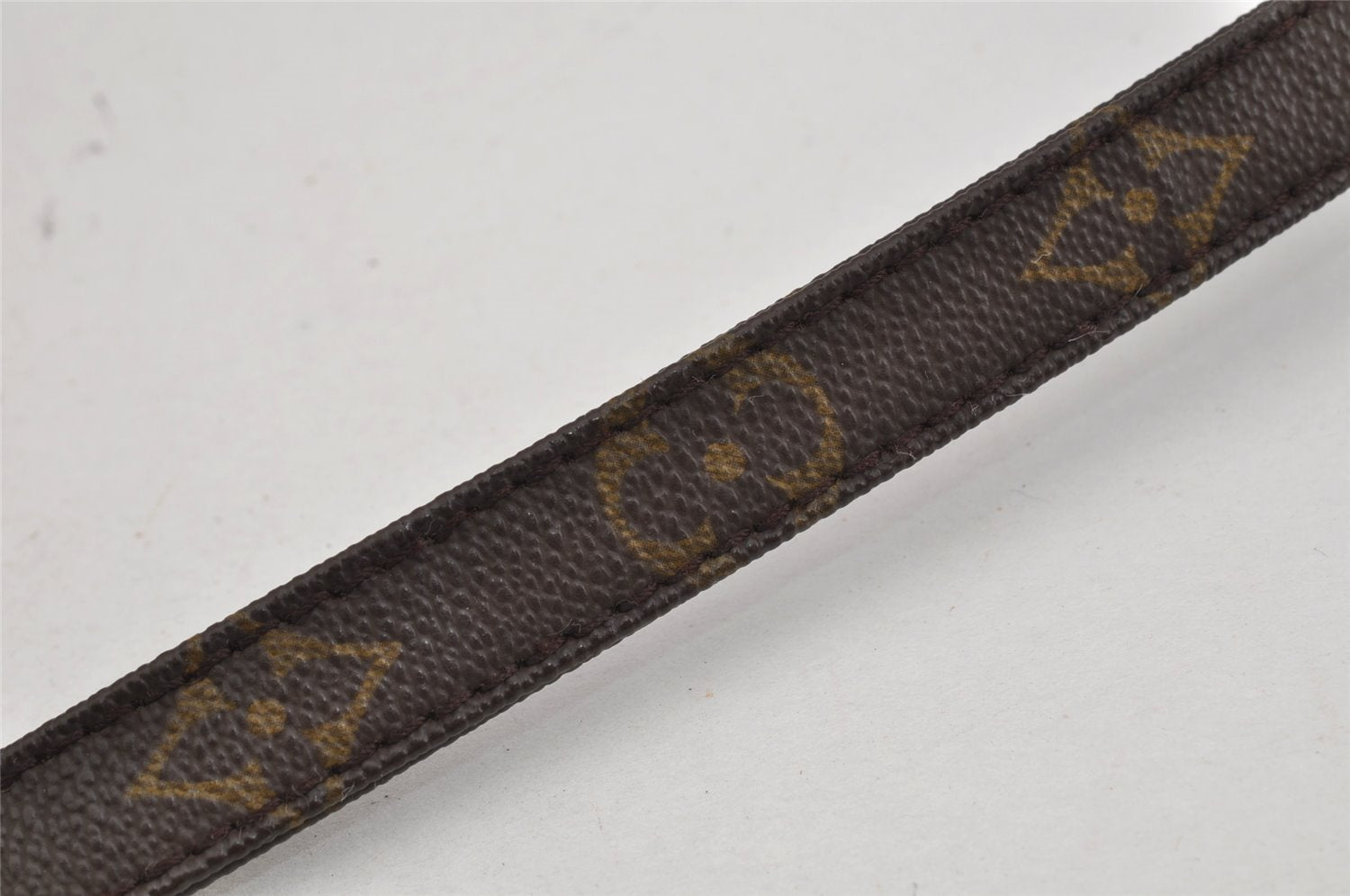 Authentic Louis Vuitton Monogram Shoulder Strap 46.9