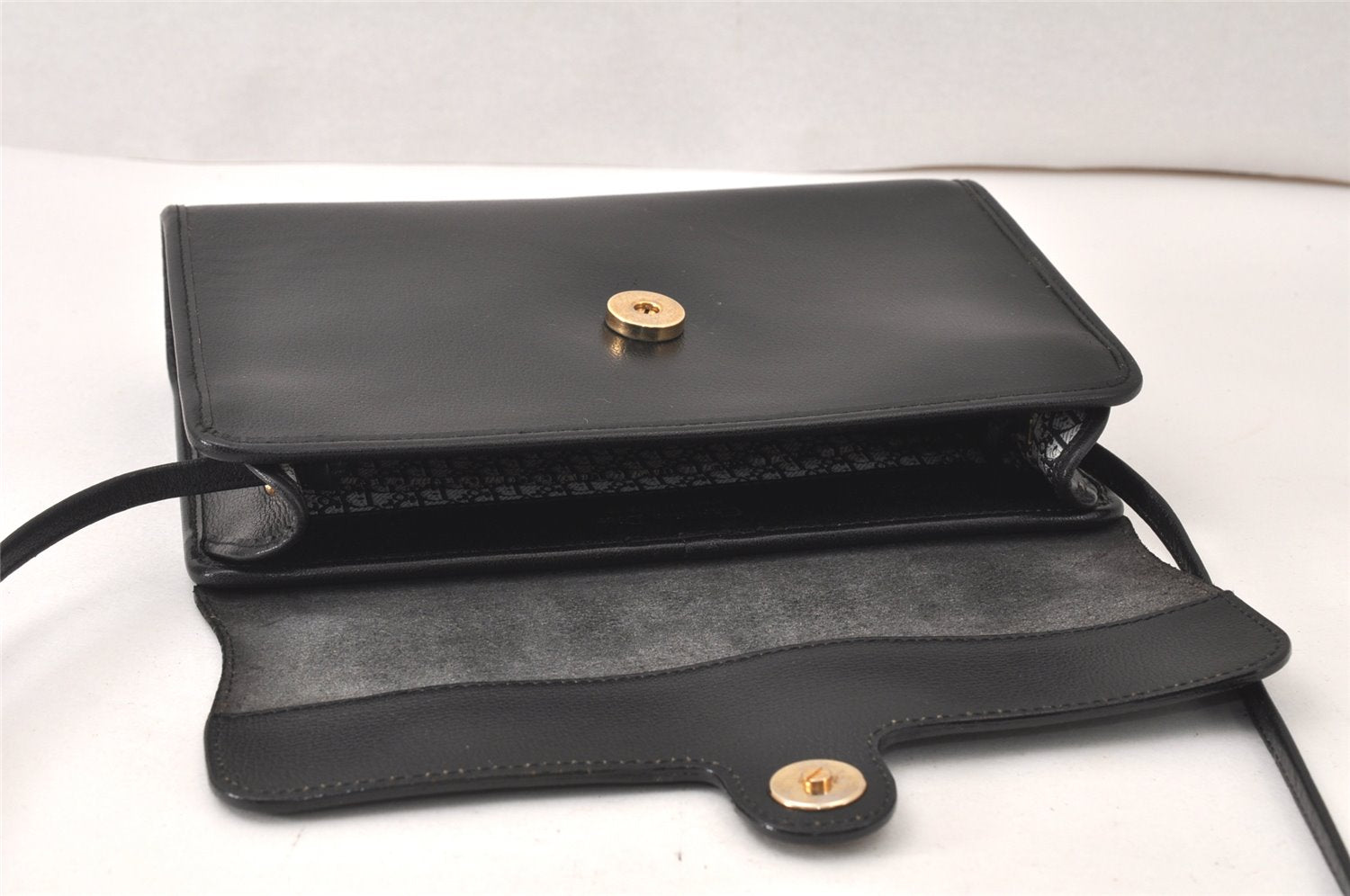Authentic Christian Dior Shoulder Cross Body Bag Purse Leather Black 5219K