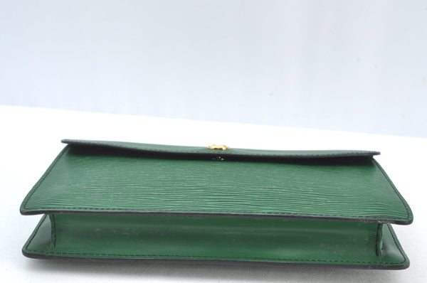 Authentic Louis Vuitton Epi Montaigne 23 Clutch Hand Bag Green M52664 LV 5226H