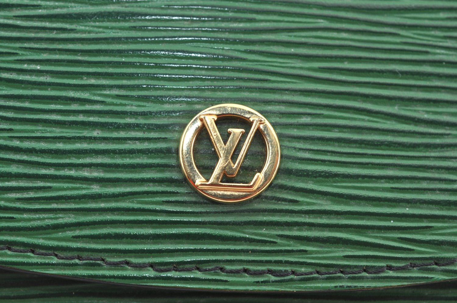 Authentic Louis Vuitton Epi Montaigne 23 Clutch Hand Bag Green M52664 LV 5226H