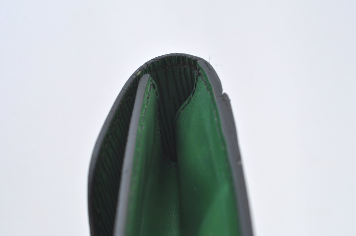 Authentic Louis Vuitton Epi Montaigne 23 Clutch Hand Bag Green M52664 LV 5226H