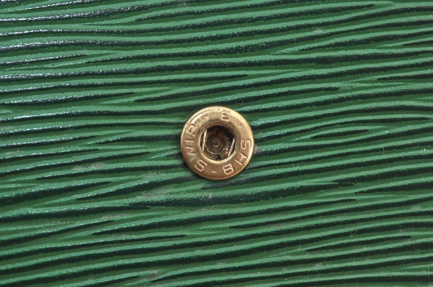 Authentic Louis Vuitton Epi Montaigne 23 Clutch Hand Bag Green M52664 LV 5226H