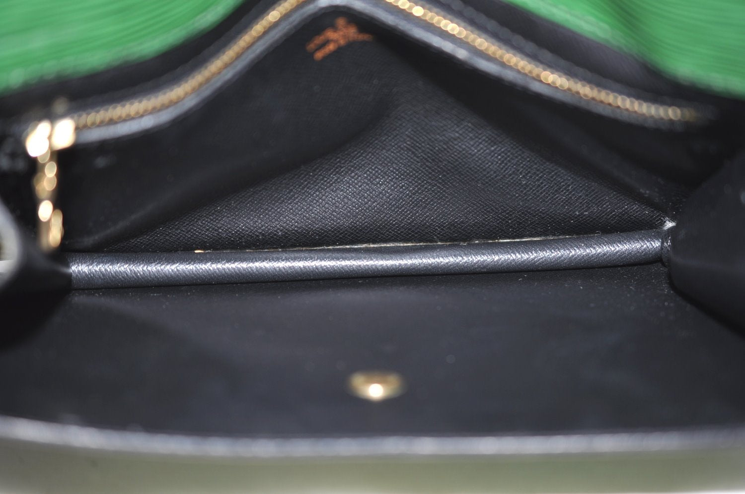 Authentic Louis Vuitton Epi Montaigne 23 Clutch Hand Bag Green M52664 LV 5226H