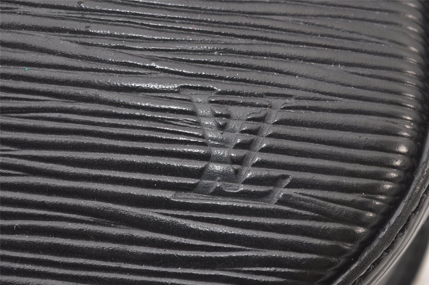 Auth Louis Vuitton Epi Saint Cloud GM Shoulder Cross Body Bag M52192 Black 5226K