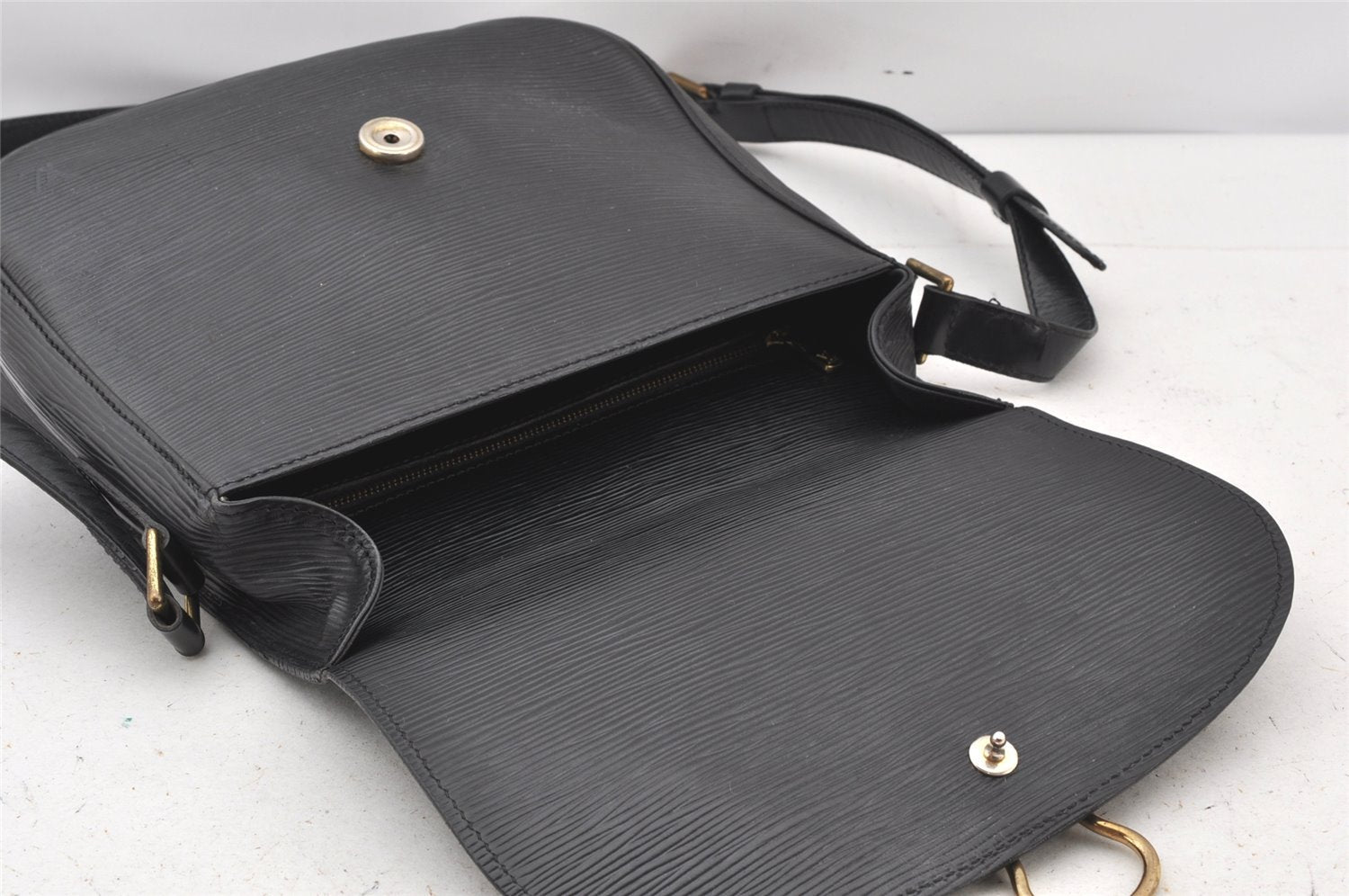 Auth Louis Vuitton Epi Saint Cloud GM Shoulder Cross Body Bag M52192 Black 5226K