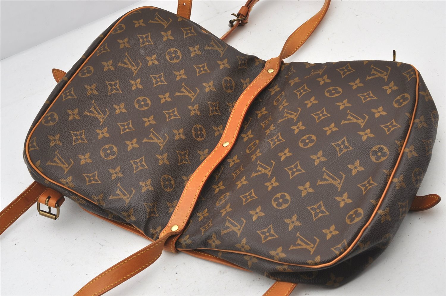 Authentic Louis Vuitton Monogram Saumur 30 Shoulder Cross Bag M42256 LV 5236K