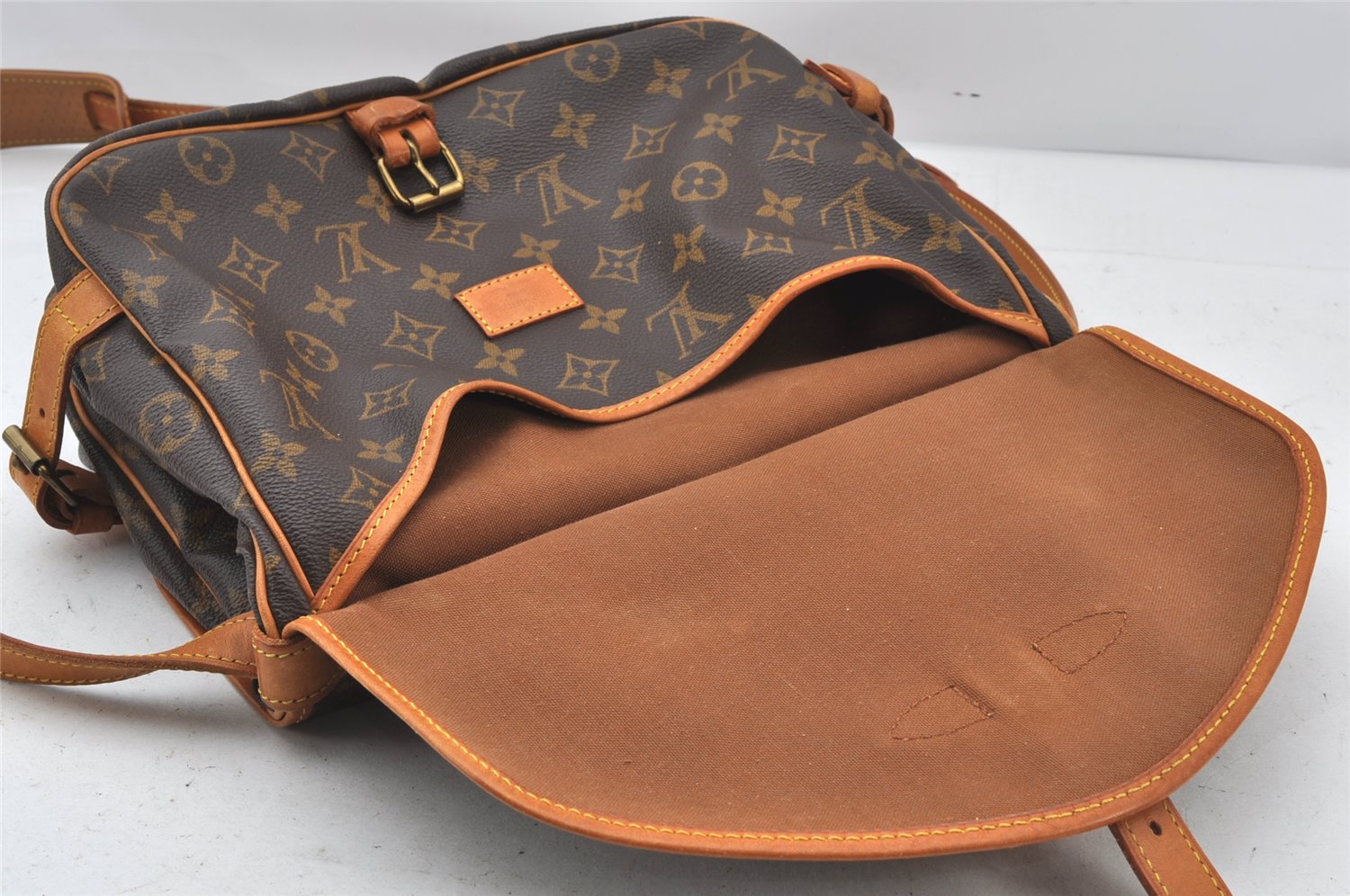 Authentic Louis Vuitton Monogram Saumur 30 Shoulder Cross Bag M42256 LV 5236K
