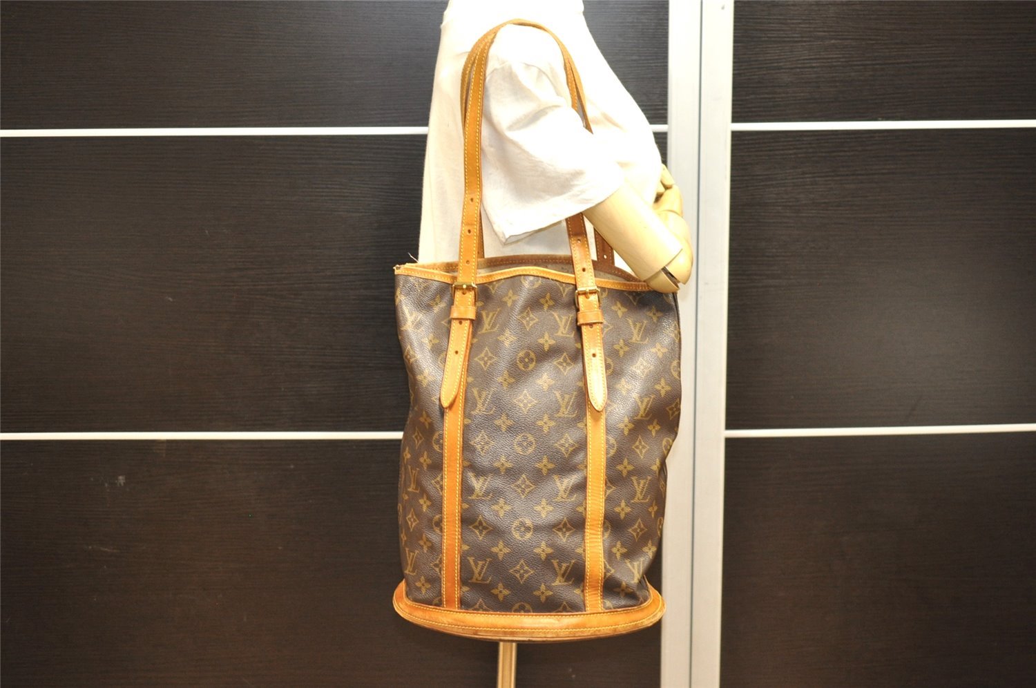 Authentic Louis Vuitton Monogram Bucket GM Shoulder Tote Bag M42236 Junk 5241I