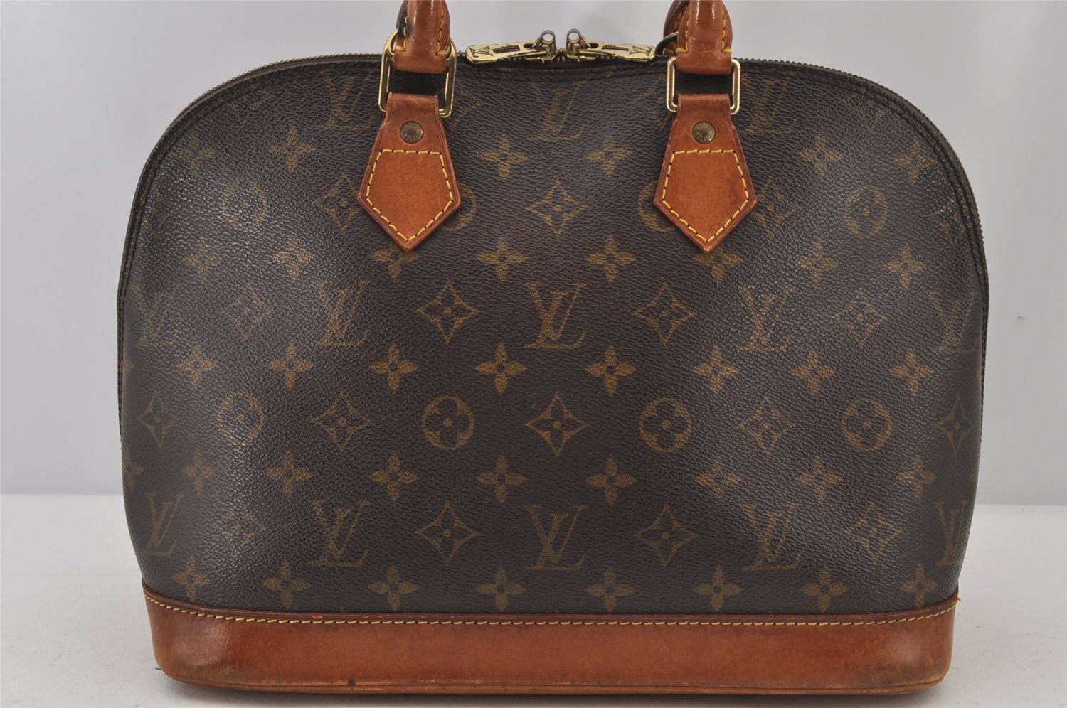 Authentic Louis Vuitton Monogram Alma Hand Bag Purse M51130 LV 5242J