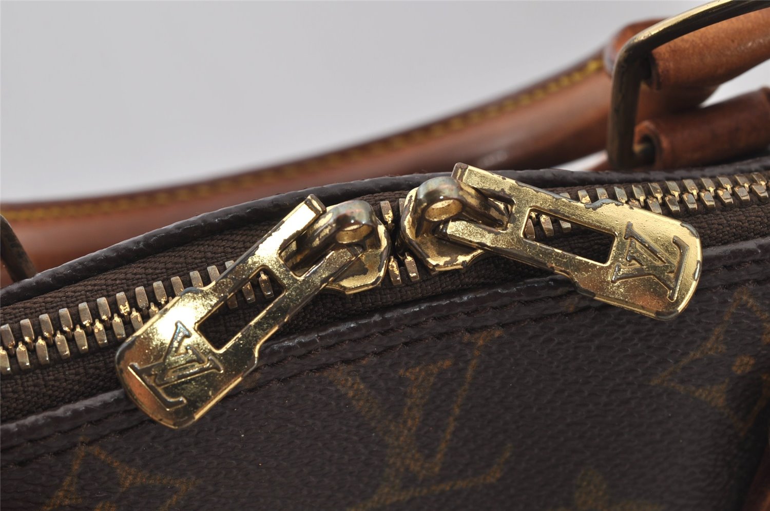 Authentic Louis Vuitton Monogram Alma Hand Bag Purse M51130 LV 5242J