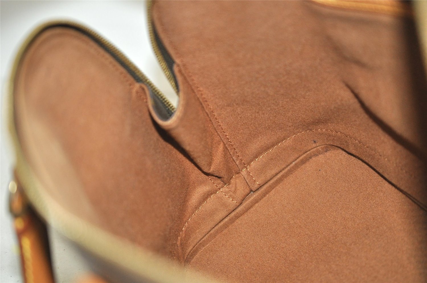 Authentic Louis Vuitton Monogram Alma Hand Bag Purse M51130 LV 5242J