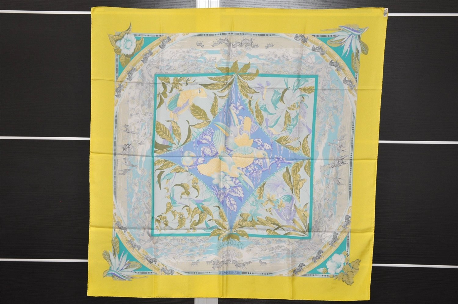 Authentic HERMES Carre 90 Scarf 