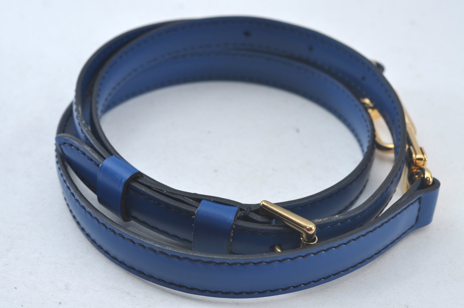 Authentic Louis Vuitton Leather Shoulder Strap Blue 38.6-45.3