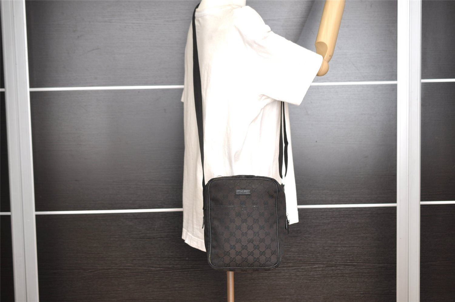 Authentic GUCCI Shoulder Cross Body Bag GG Canvas Leather 122759 Black 5255I