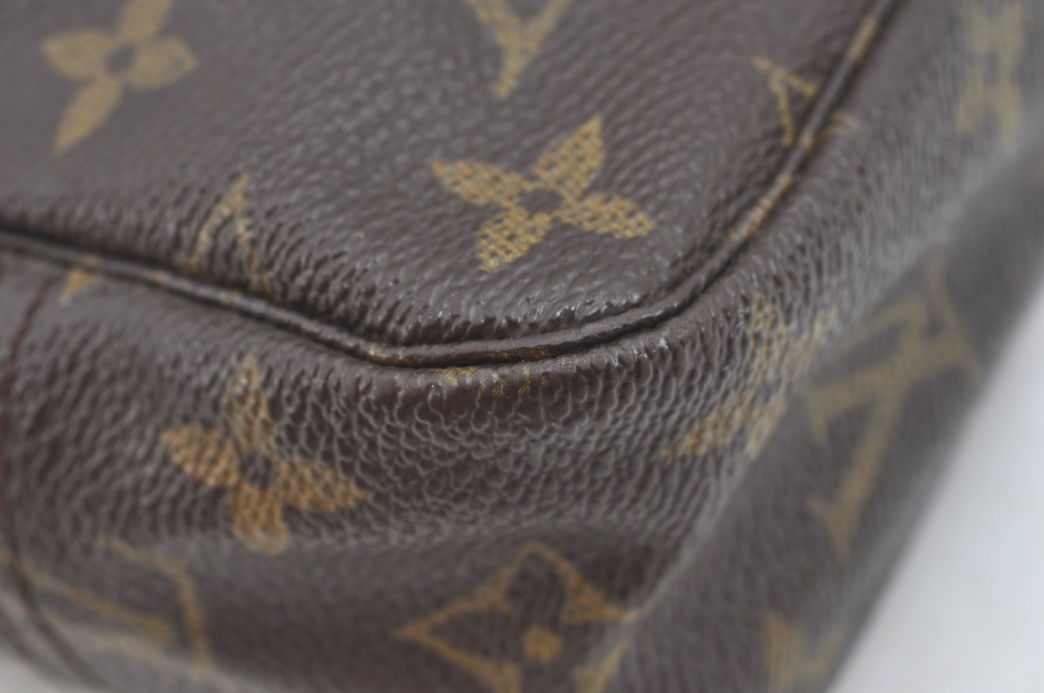 Authentic Louis Vuitton Monogram Trousse Toilette 23 Clutch Bag M47524 LV 5256I