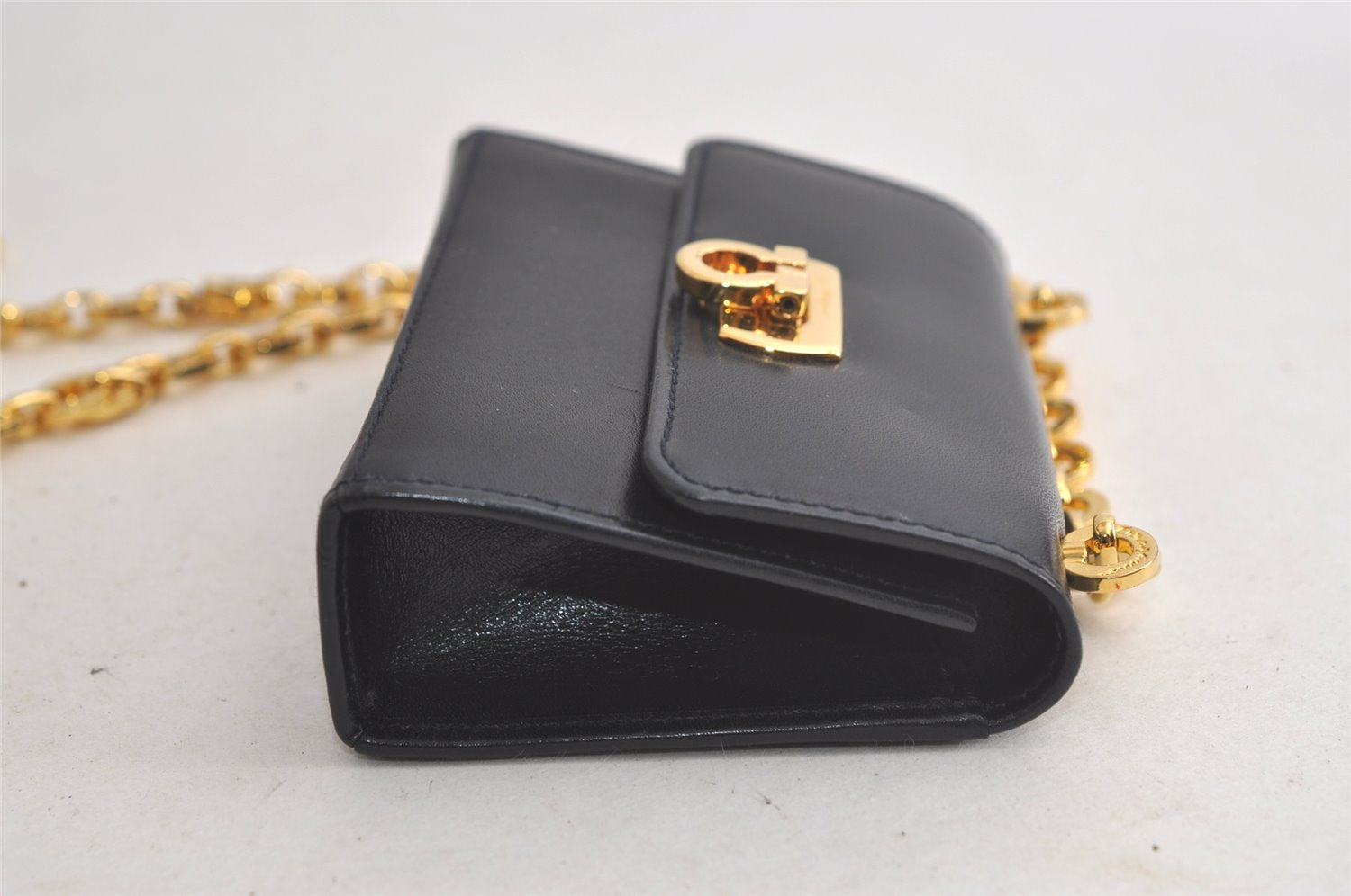 Authentic Salvatore Ferragamo Gancini Leather Shoulder Pouch Navy Box Junk 5256K