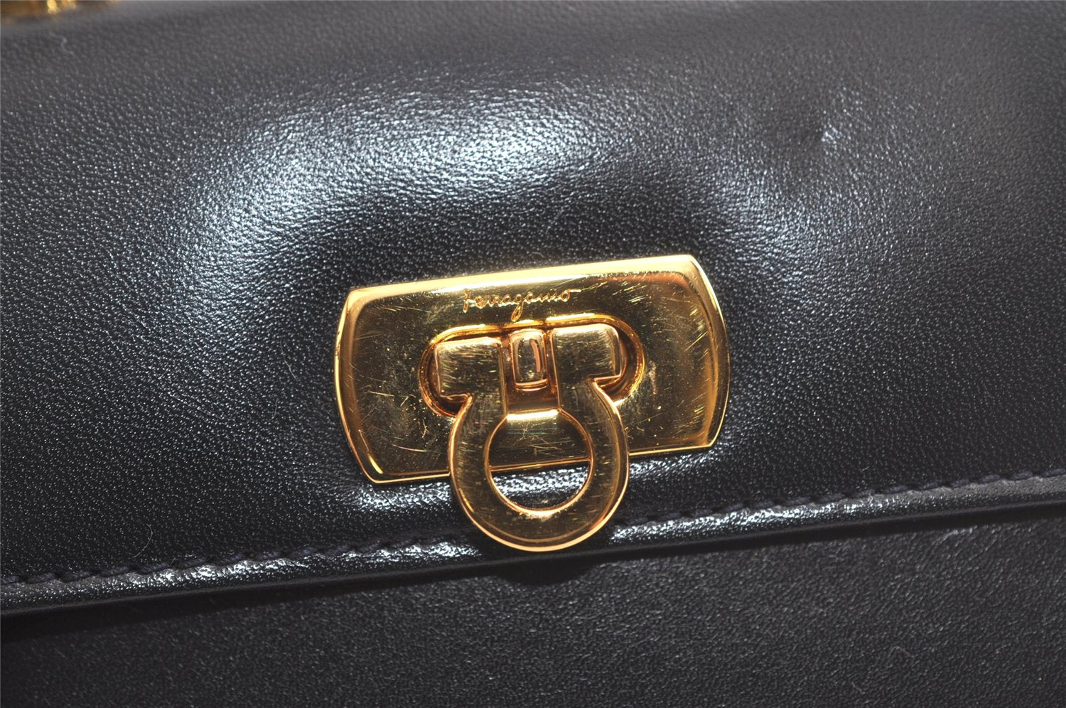 Authentic Salvatore Ferragamo Gancini Leather Shoulder Pouch Navy Box Junk 5256K