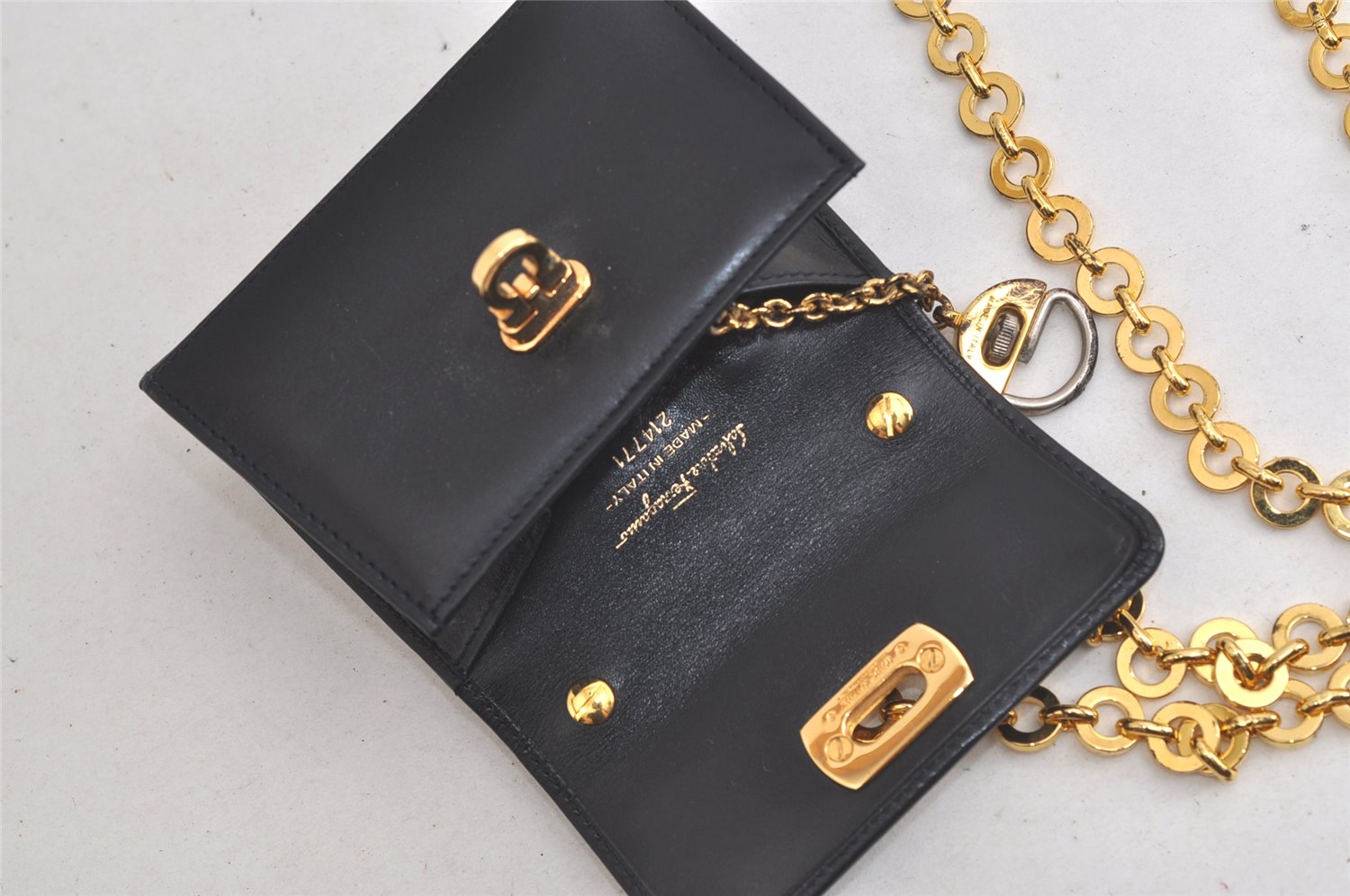 Authentic Salvatore Ferragamo Gancini Leather Shoulder Pouch Navy Box Junk 5256K
