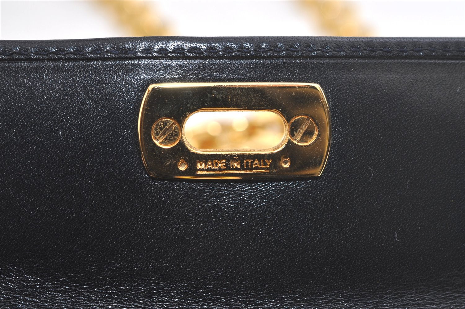 Authentic Salvatore Ferragamo Gancini Leather Shoulder Pouch Navy Box Junk 5256K