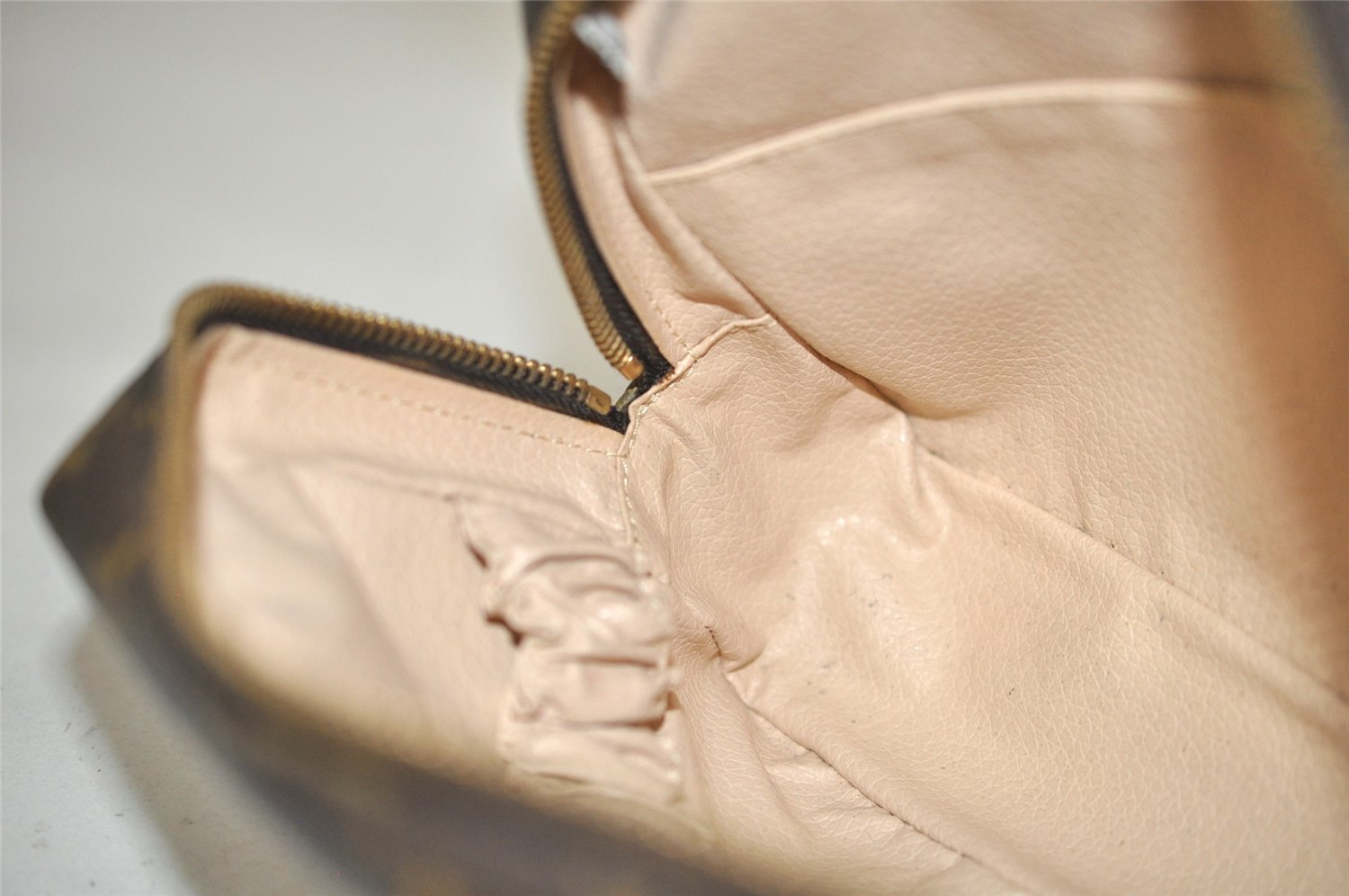 Auth Louis Vuitton Monogram Trousse Toilette 23 Clutch Hand Bag M47524 LV 5279I