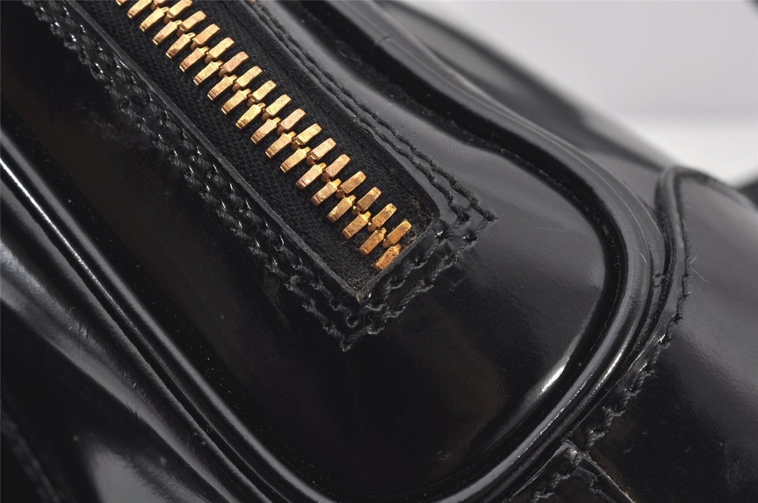 Authentic GUCCI Vintage Bamboo Shoulder Hand Bag Leather Black Junk 5279K