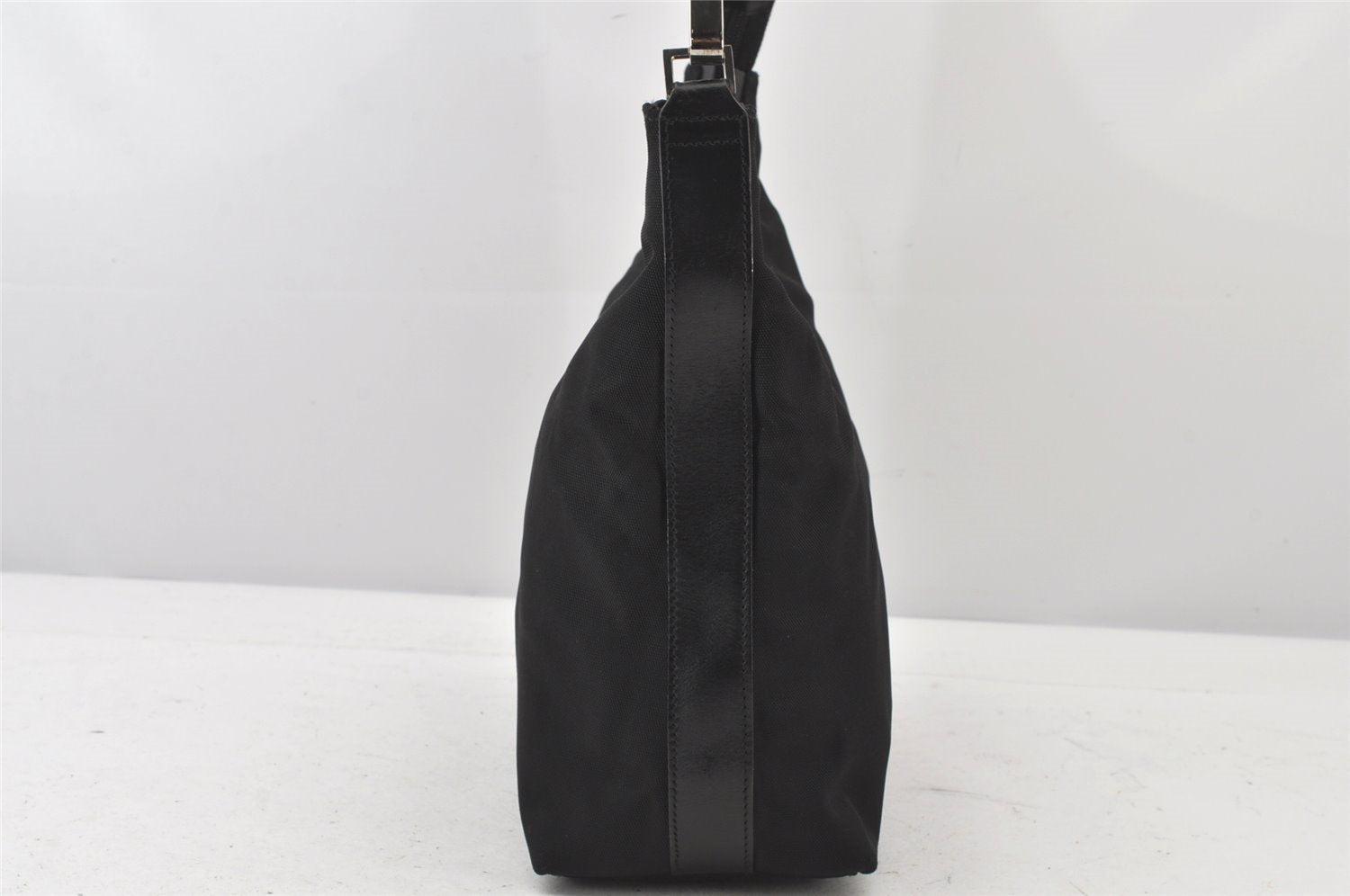 Authentic GUCCI Vintage Shoulder Hand Bag Purse Nylon Leather Black 5289K