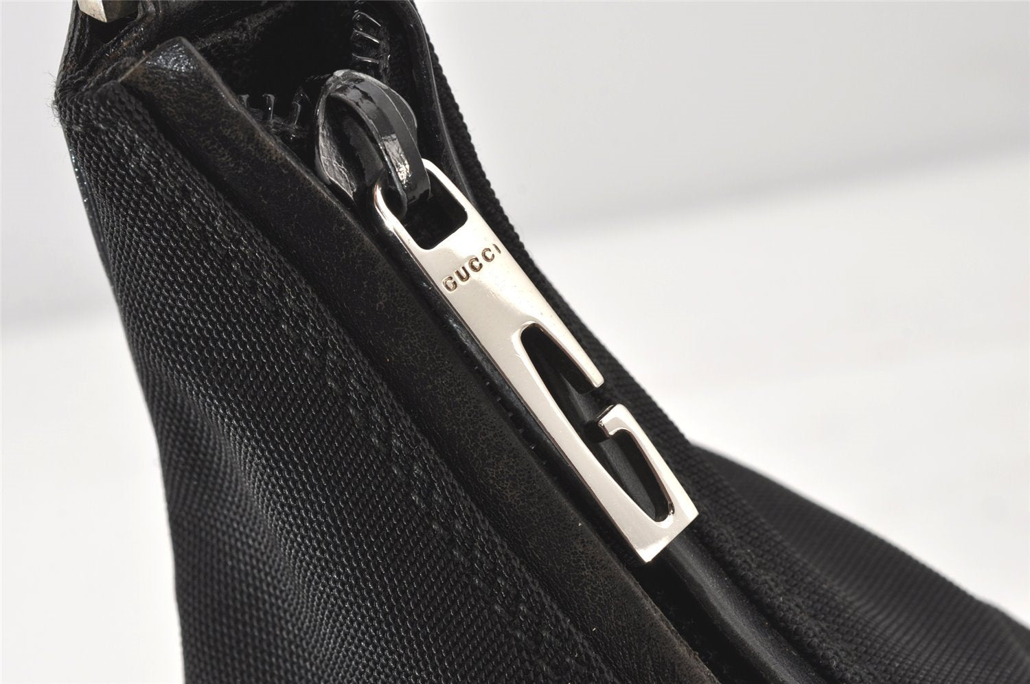 Authentic GUCCI Vintage Shoulder Hand Bag Purse Nylon Leather Black 5289K