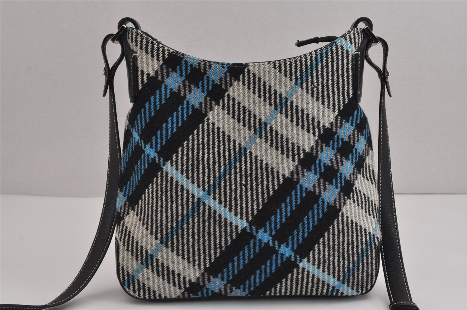 Authentic BURBERRY Check Shoulder Cross Body Bag Purse Wool Leather Black 5299J