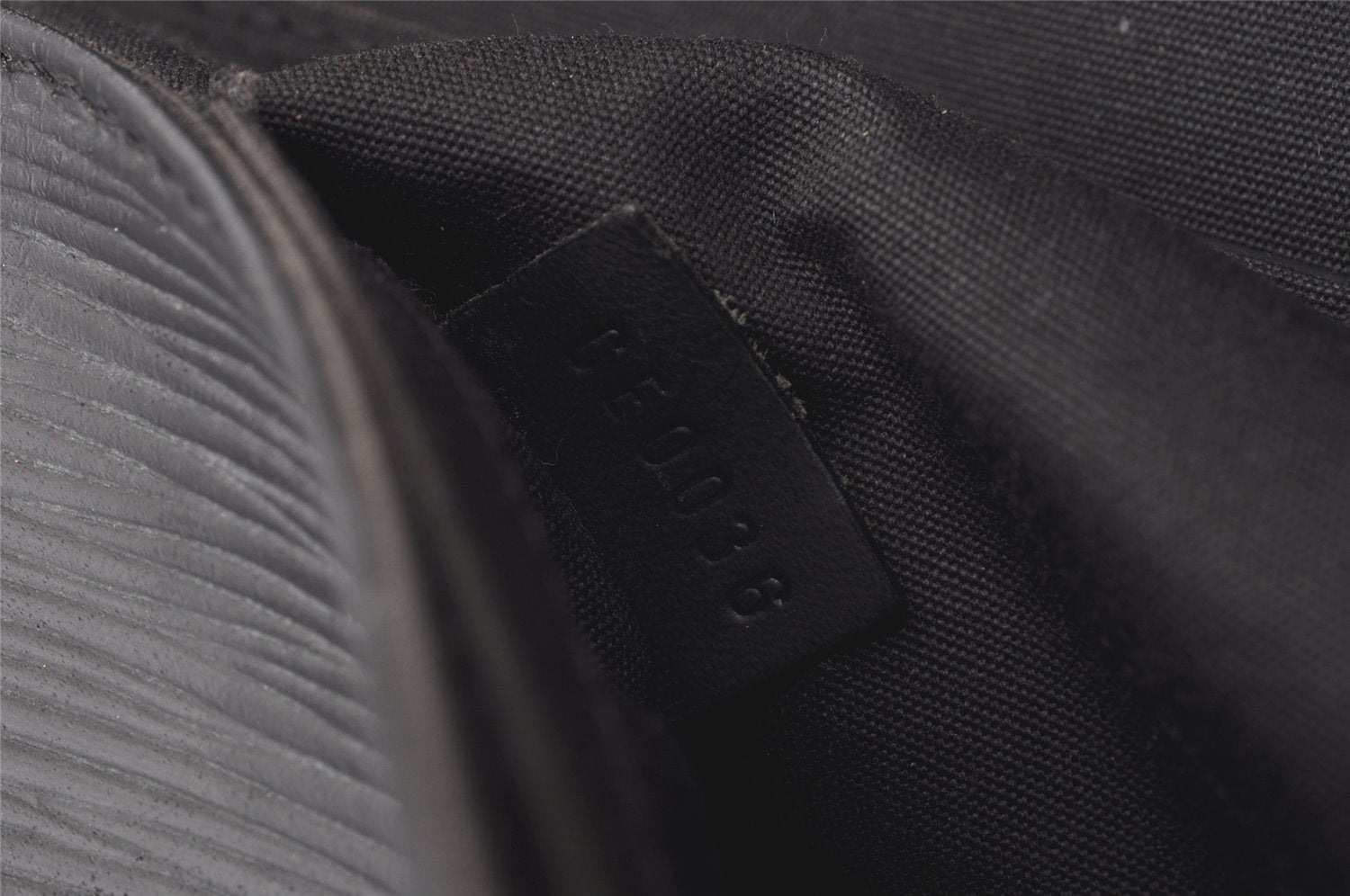 Authentic Louis Vuitton Epi Segur PM Hand Bag Black M58822 LV 5299K