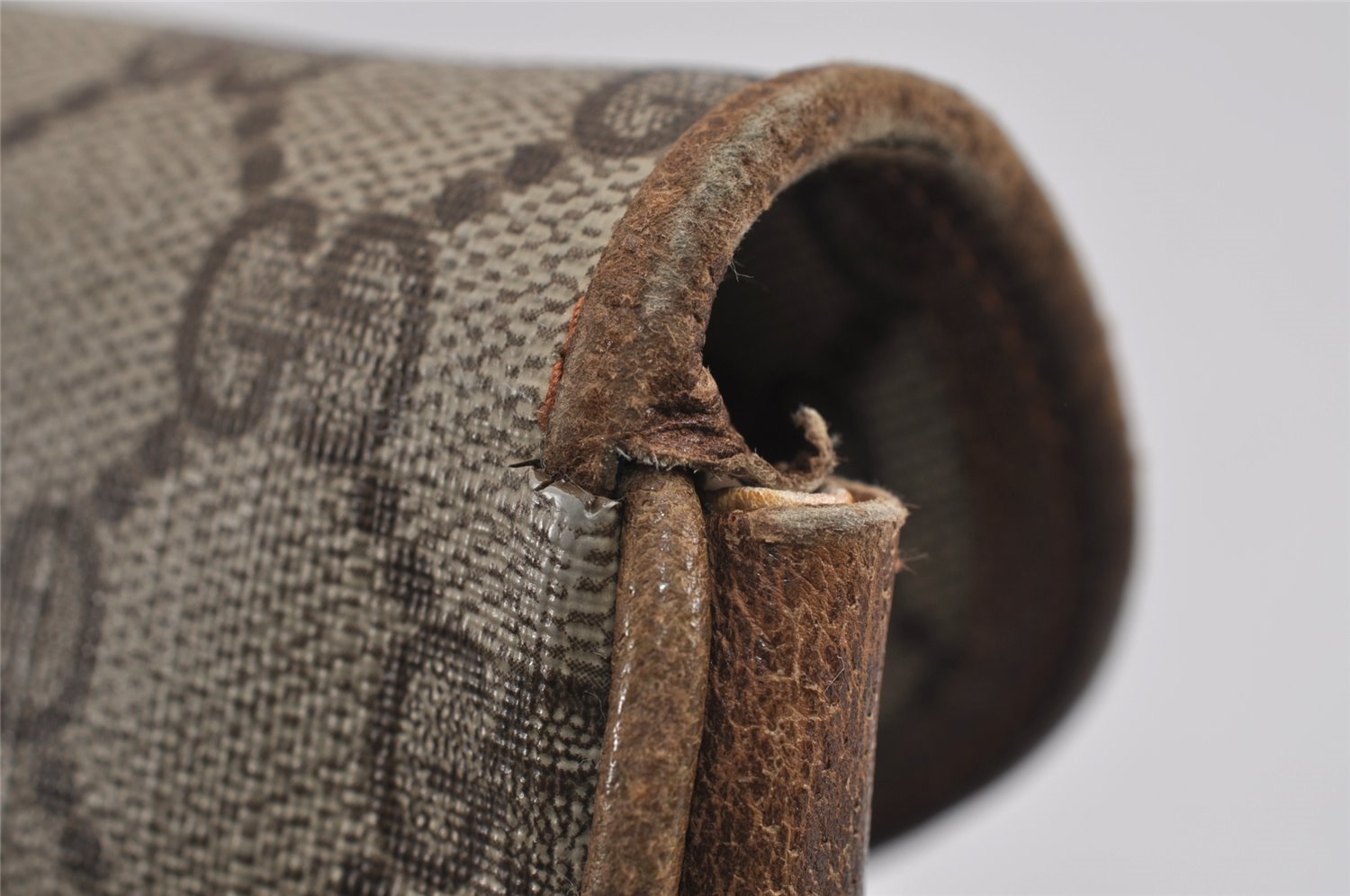 Authentic GUCCI Shoulder Cross Body Bag Purse GG PVC Leather Brown Junk 5326J