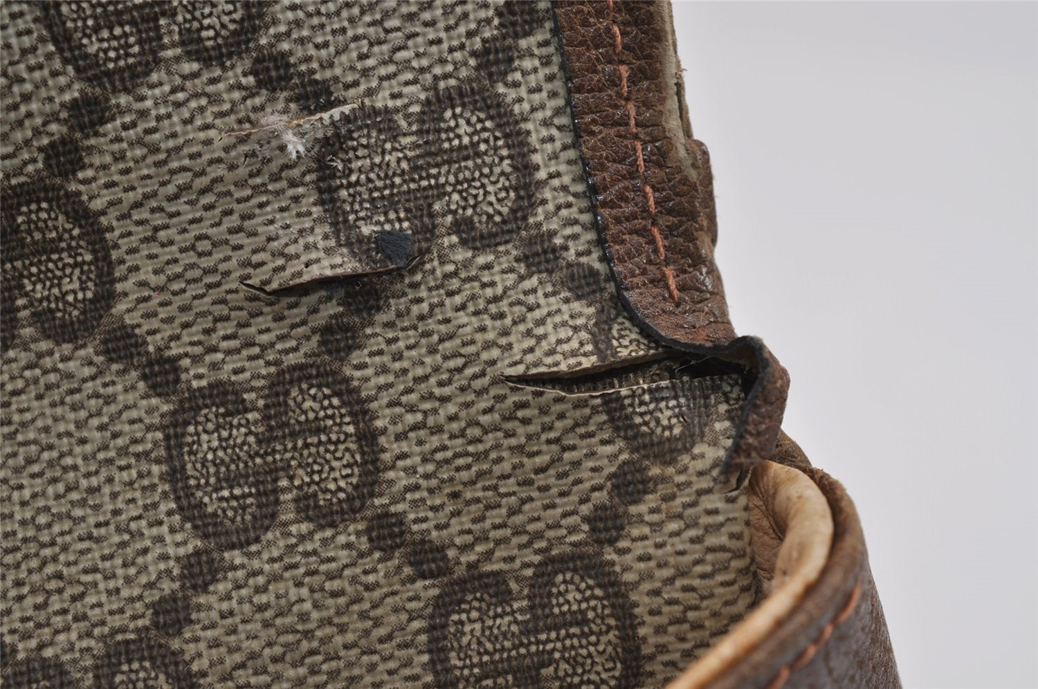 Authentic GUCCI Shoulder Cross Body Bag Purse GG PVC Leather Brown Junk 5326J