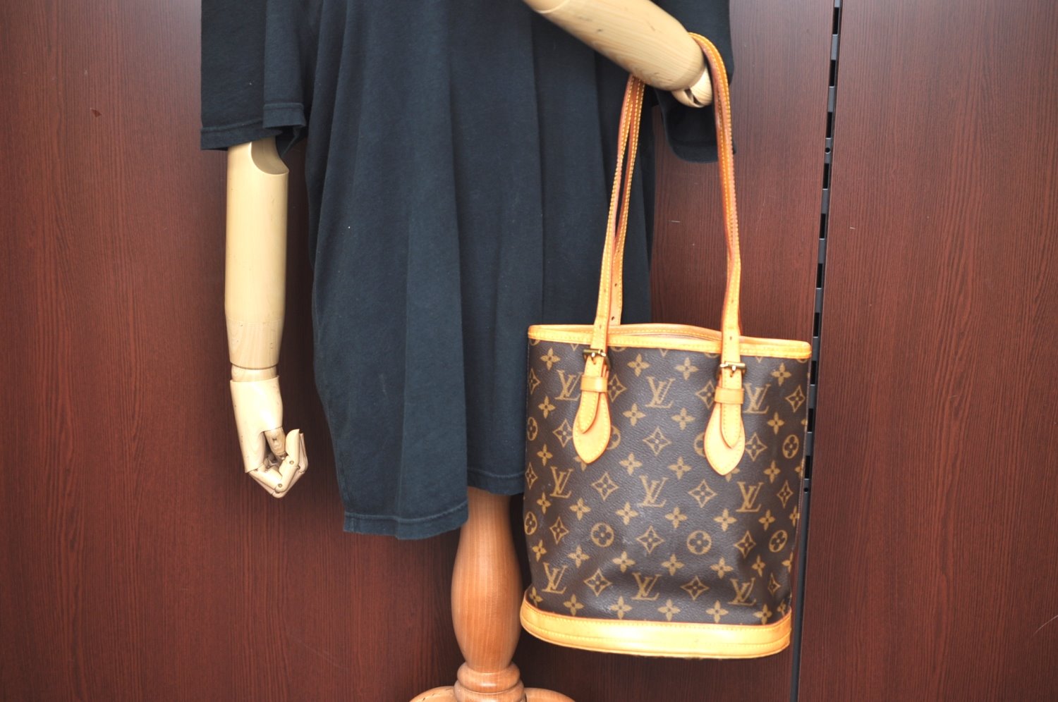 Authentic Louis Vuitton Monogram Bucket PM Shoulder Tote Bag M42238 LV 5327H