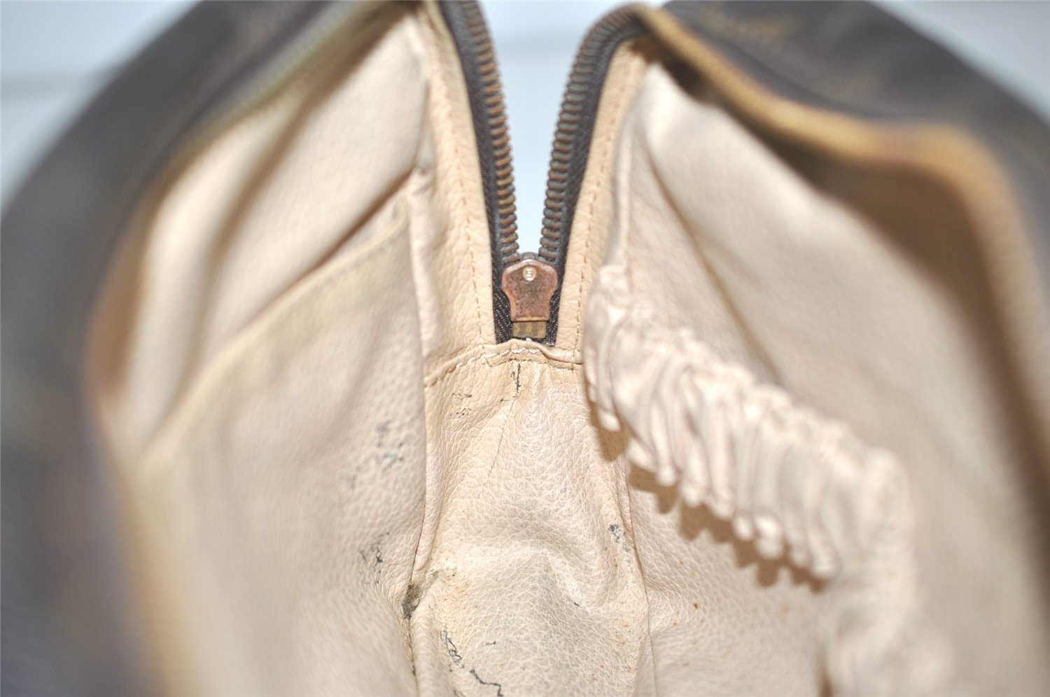 Auth Louis Vuitton Monogram Trousse Toilette 23 Clutch Bag M47524 LV Junk 5331I