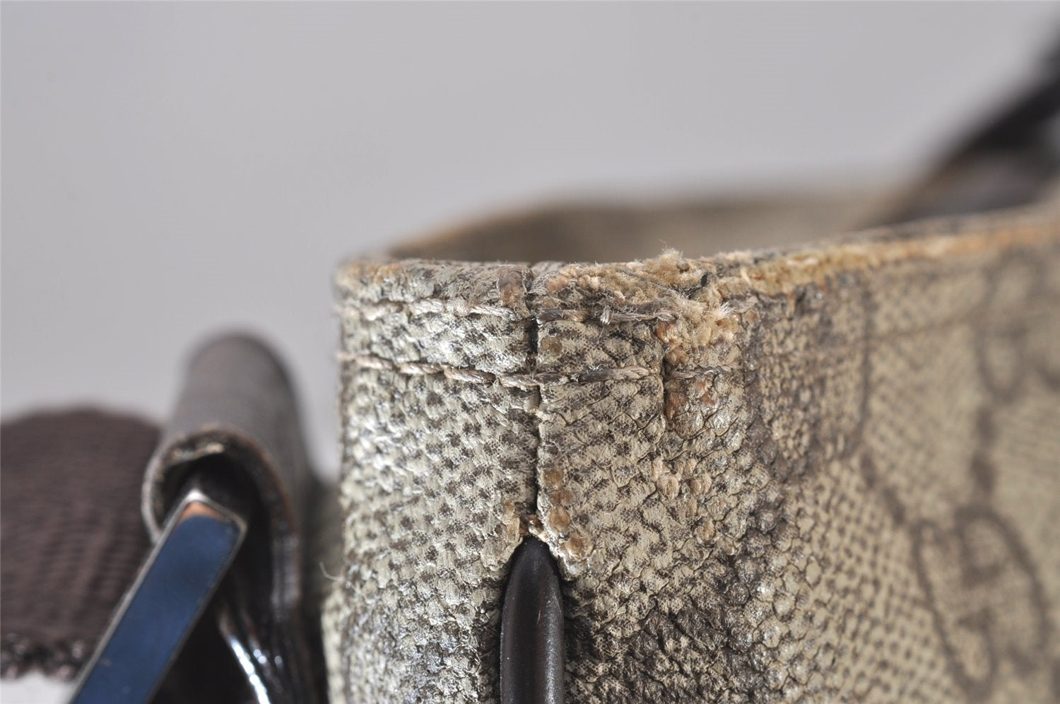 Authentic GUCCI Shoulder Cross Body Bag Purse GG PVC Leather 141626 Brown 5332I