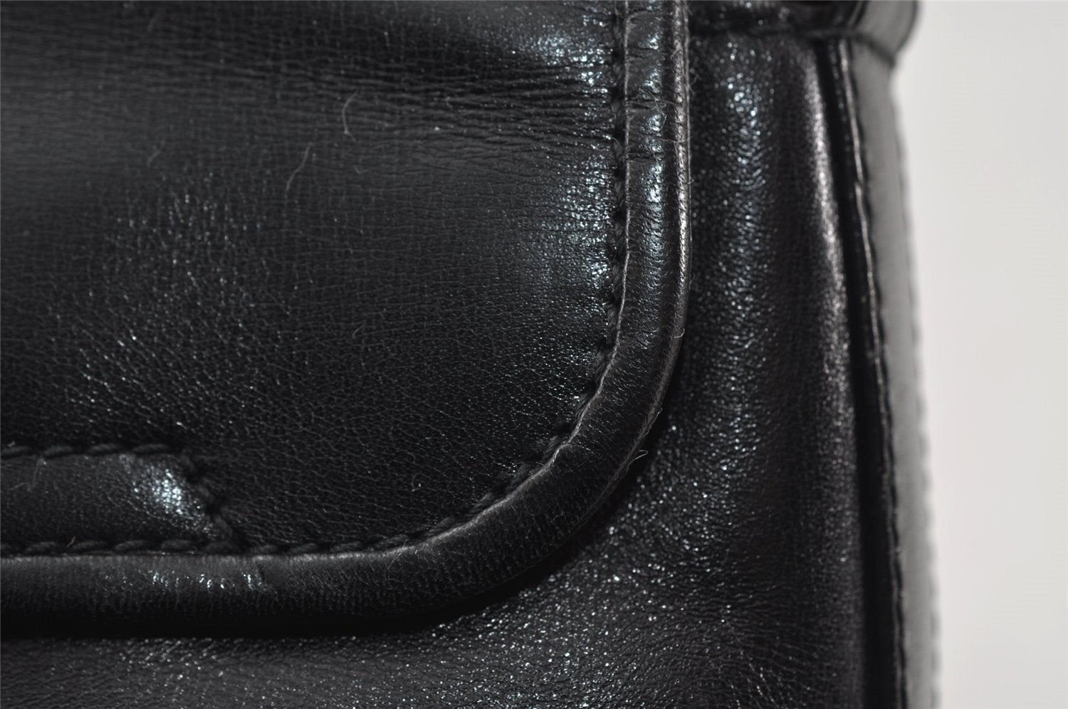 Authentic GUCCI Vintage Shoulder Bag Purse Leather Black 5353I