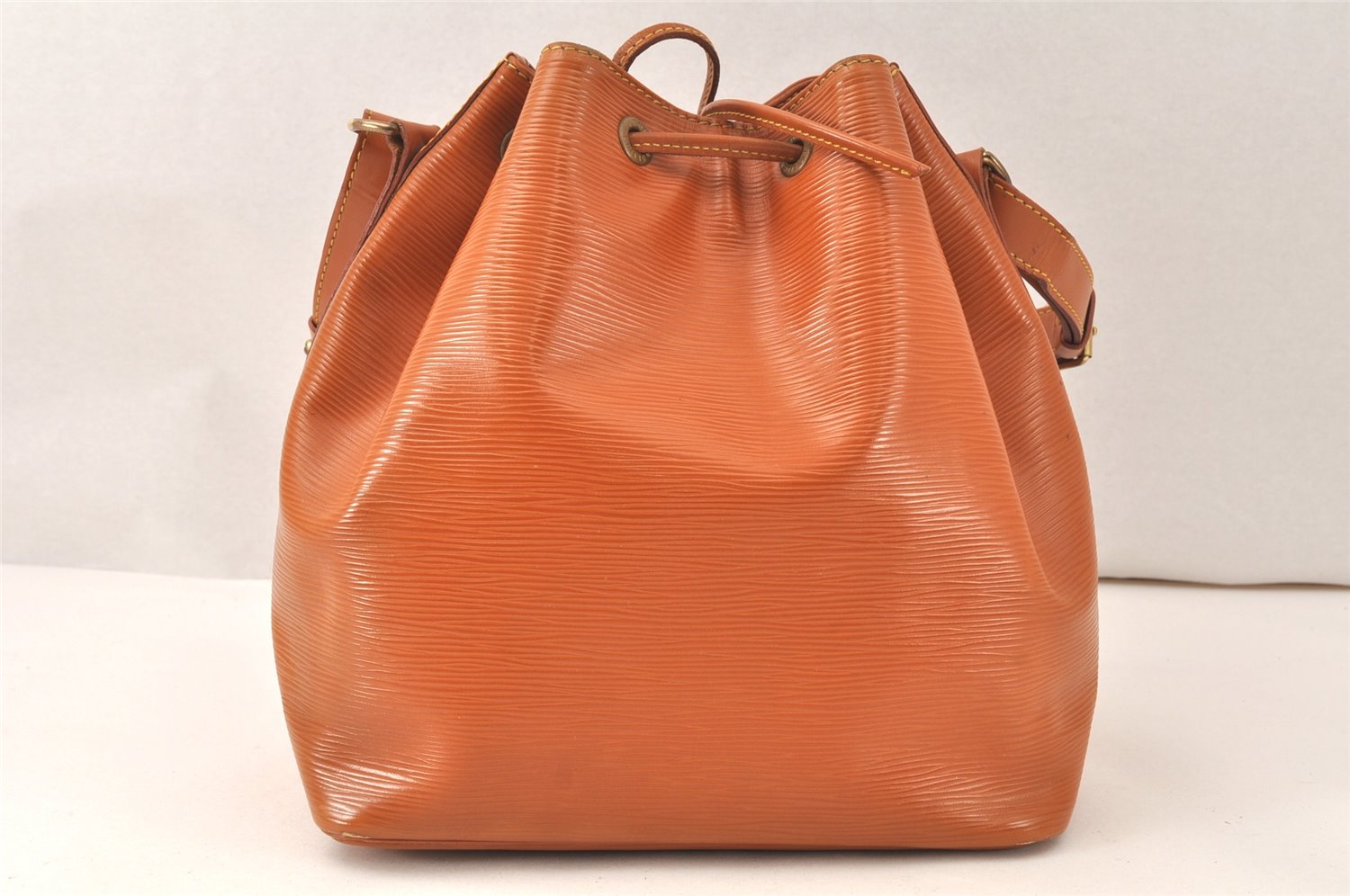 Authentic Louis Vuitton Epi Petit Noe Shoulder Drawstring Bag M44108 Brown 5366K