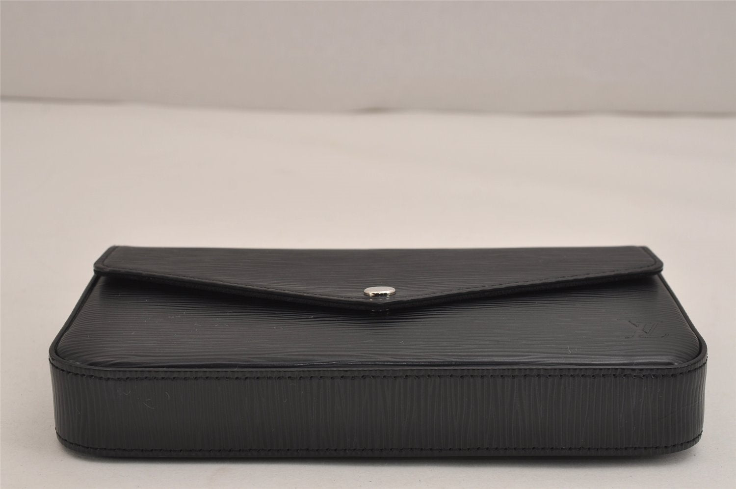 Auth Louis Vuitton Epi Pochette Felicie Chain Shoulder Bag Black M62648 LV 5371J