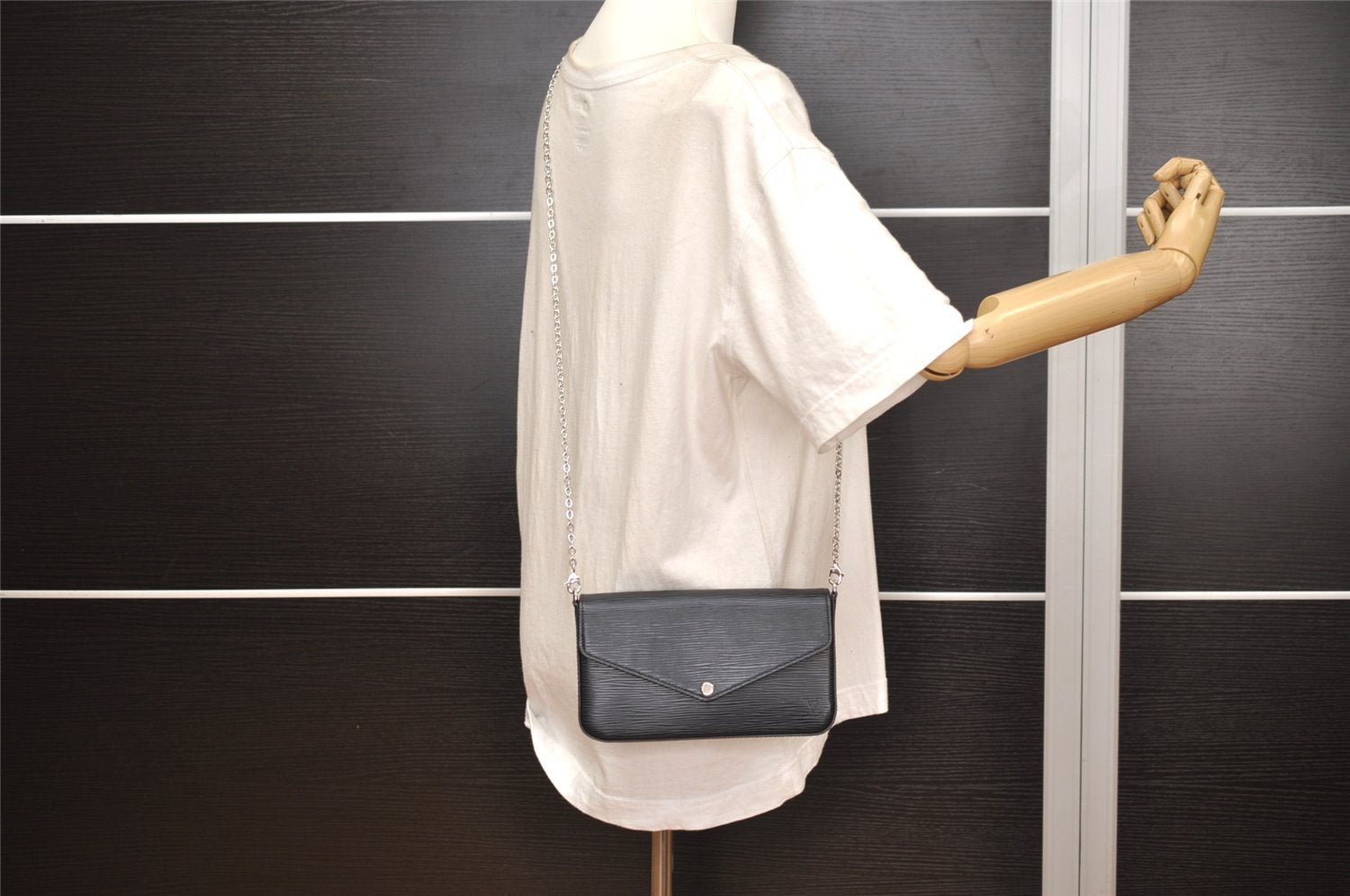 Auth Louis Vuitton Epi Pochette Felicie Chain Shoulder Bag Black M62648 LV 5371J