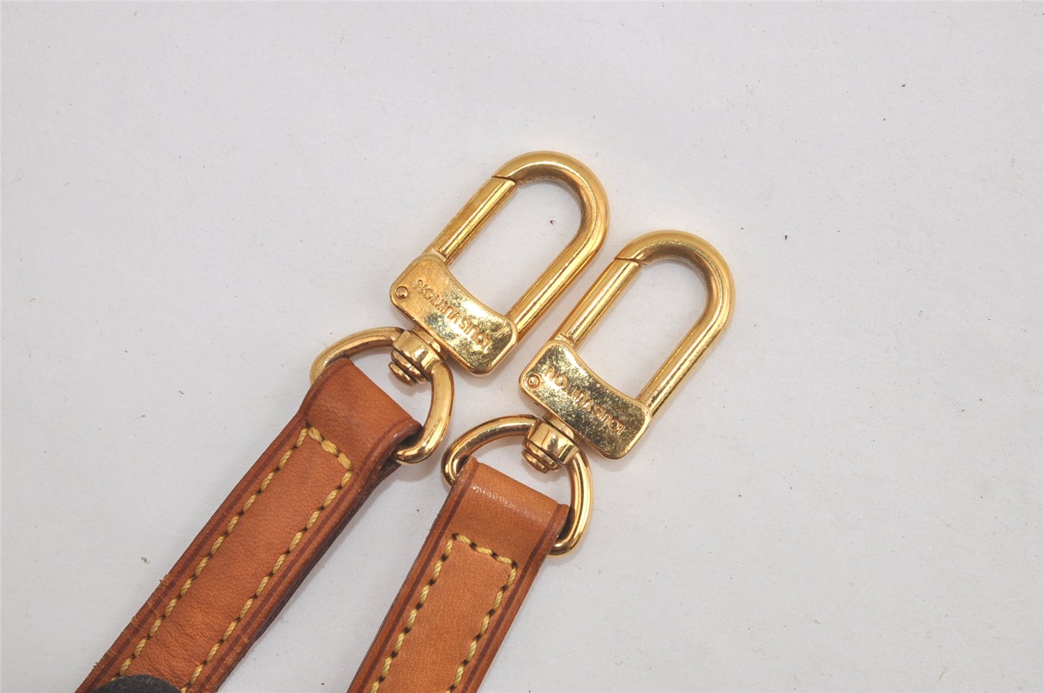 Authentic Louis Vuitton Leather Shoulder Strap Beige 28.3-32.7