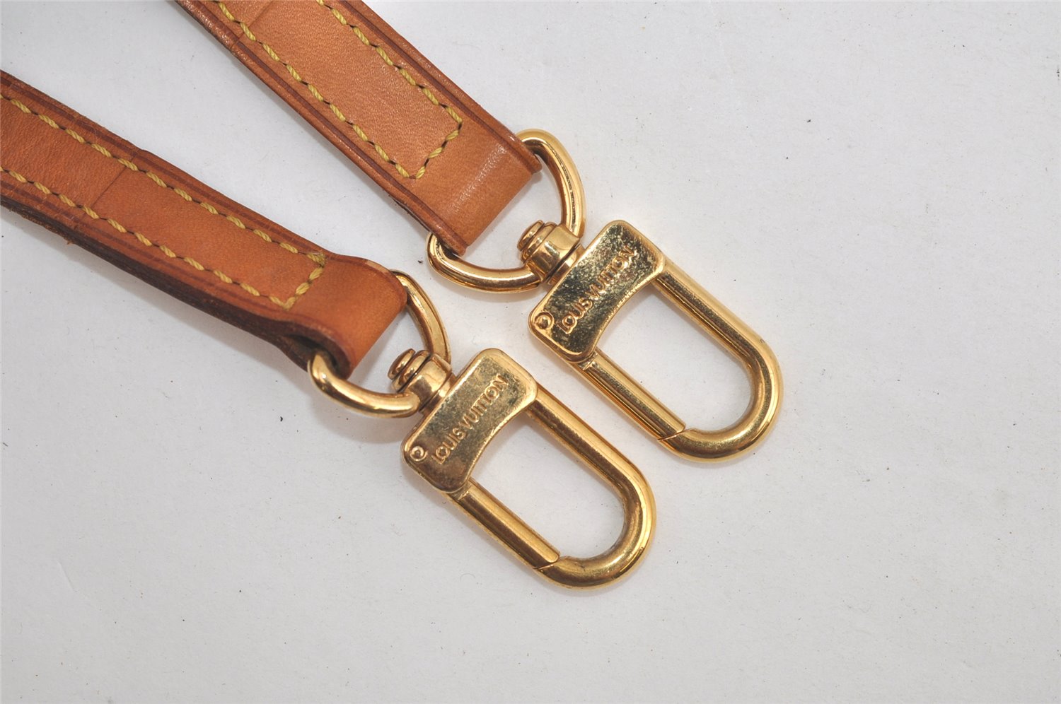 Authentic Louis Vuitton Leather Shoulder Strap Beige 28.3-32.7