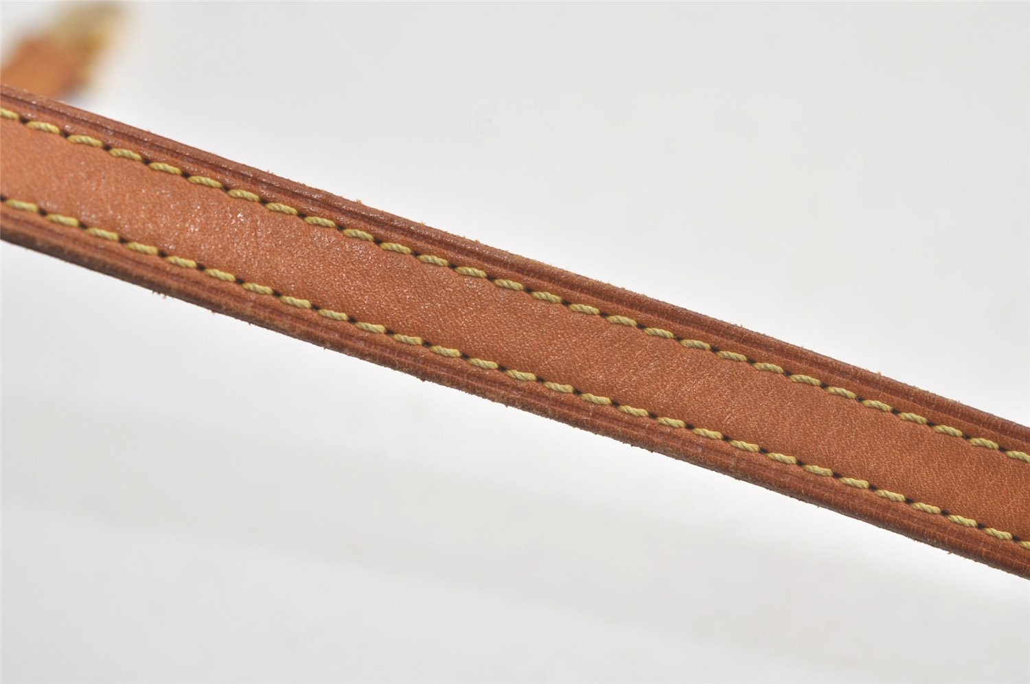 Authentic Louis Vuitton Leather Shoulder Strap Beige 28.3-32.7