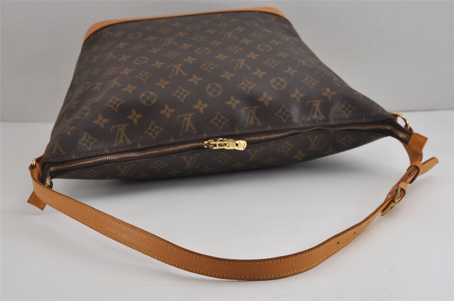Auth Louis Vuitton Monogram Amfar Three Vanity Star Shoulder Bag M47275 LV 5375J