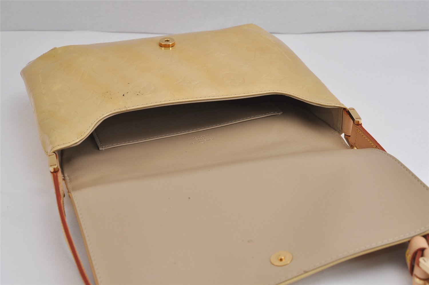 Auth Louis Vuitton Vernis Thompson Street Shoulder Bag Yellow M91008 LV 5376J