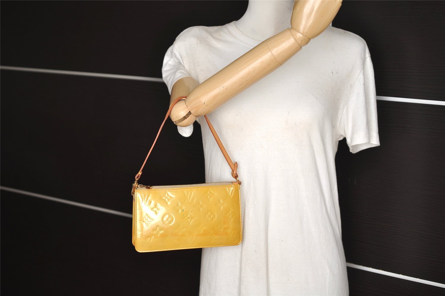 Authentic Louis Vuitton Vernis Lexington Hand Bag Pouch Yellow M91010 LV 5377J